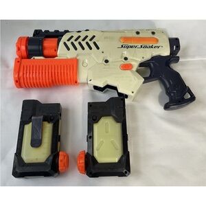 Nerf Super Soaker Tornado Strike Water Blaster W/Extra Clip Tested !!!